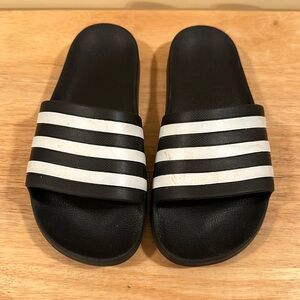 Kids adidas slides black/white size 6